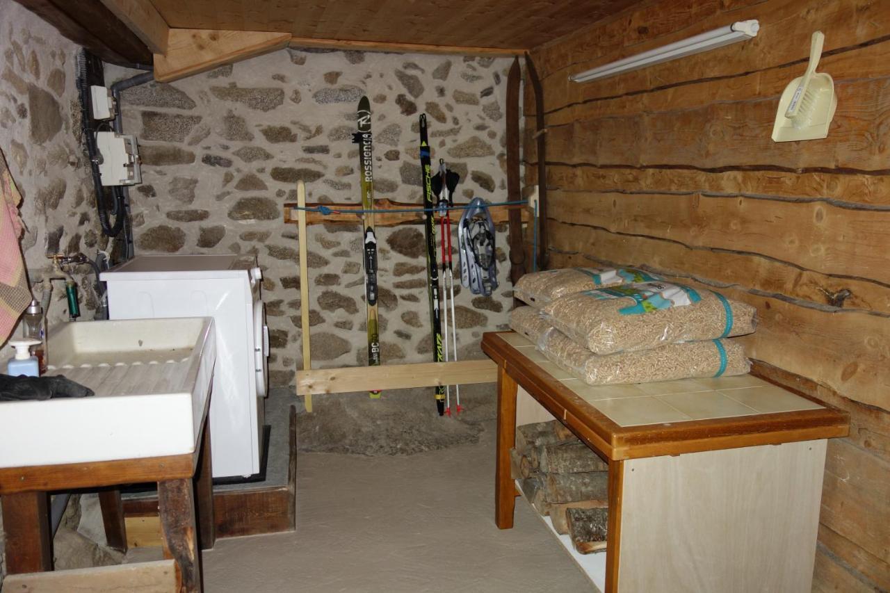 Le Mas Balmat Ayguatebia Exterior photo